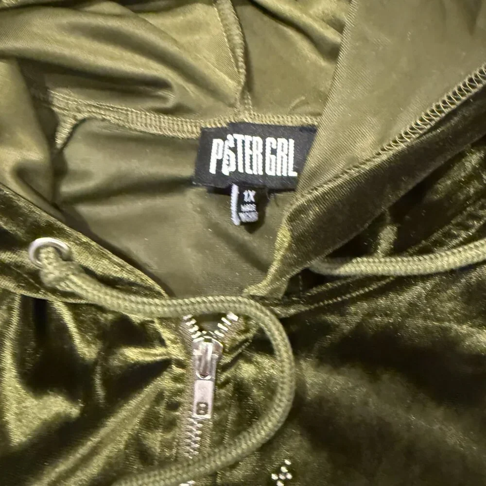 Poster Girl Moss Green Kissed A Girl Velour Skirt Set Women's XL - Picture 5 of 11